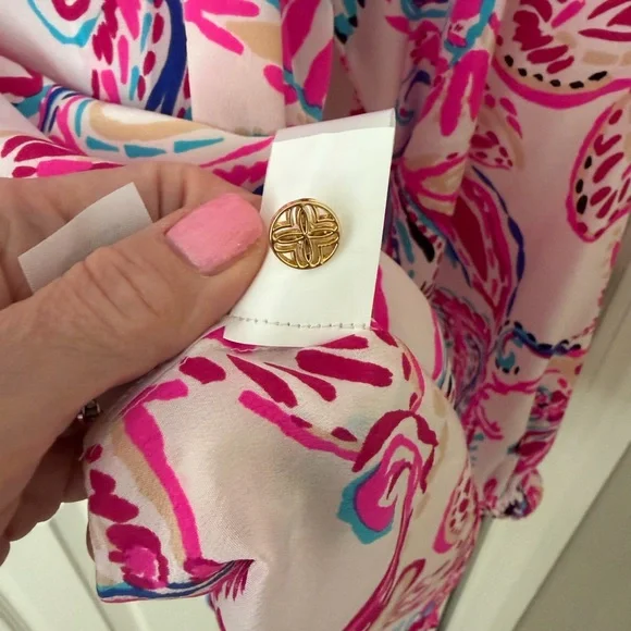 Like New ~ Lilly Pulitzer Elsa Silk Top, Size Meduim - Picture 5 of 6